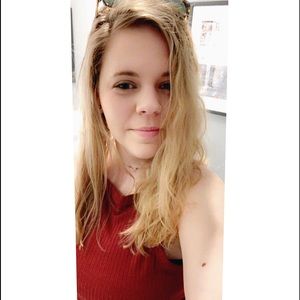 Meet your Posher, Ashley